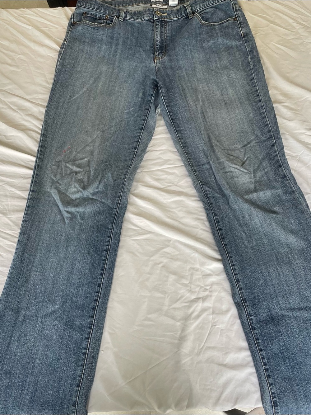 liz & co. Women's Faded Blue Straight-Leg Jeans